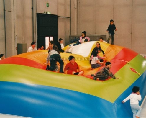 Produzione e vendita di giochi gonfiabili per bambini - Manufacturing and supply of inflatable games for kids - Fabrication et vente de jeux gonflables pour enfants