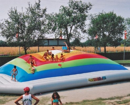 Produzione e vendita di giochi gonfiabili per bambini - Manufacturing and supply of inflatable games for kids - Fabrication et vente de jeux gonflables pour enfants