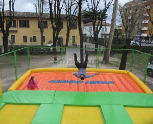 Modular trampolines with airbag supply - Produzione e vendita di tappeti elastici con airbag - Trampolines en batterie avec airbag vente