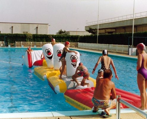 Produzione e vendita di percorso gonfiabile galleggiante per piscina