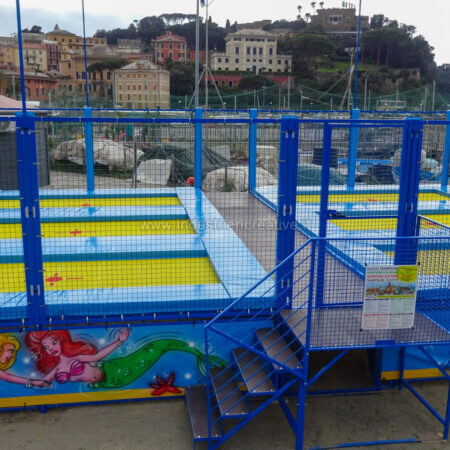 6 professional trampolines - the beach of Sestri Levante, Italy