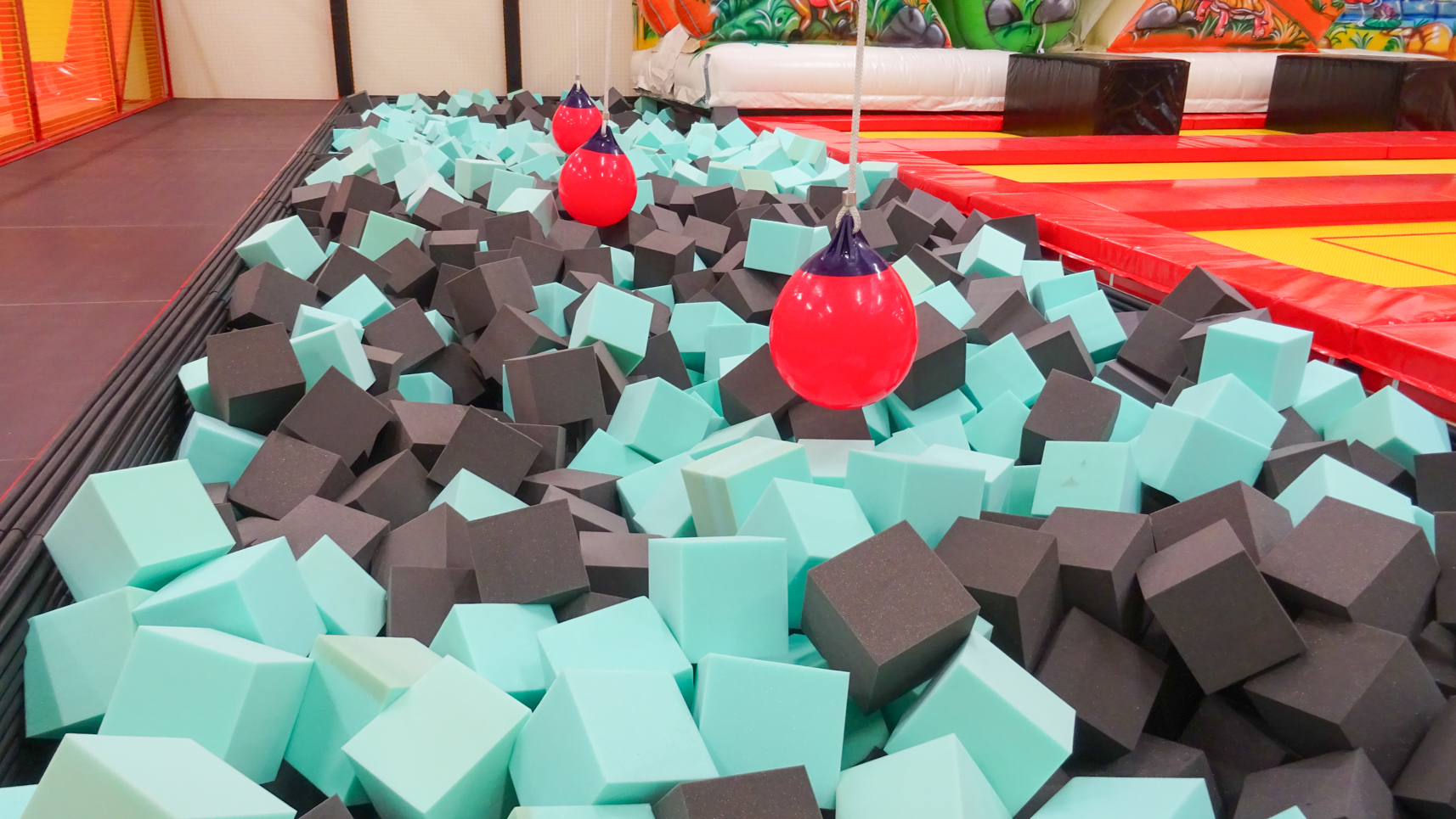 Foampit Mini trampoline park Angola-12