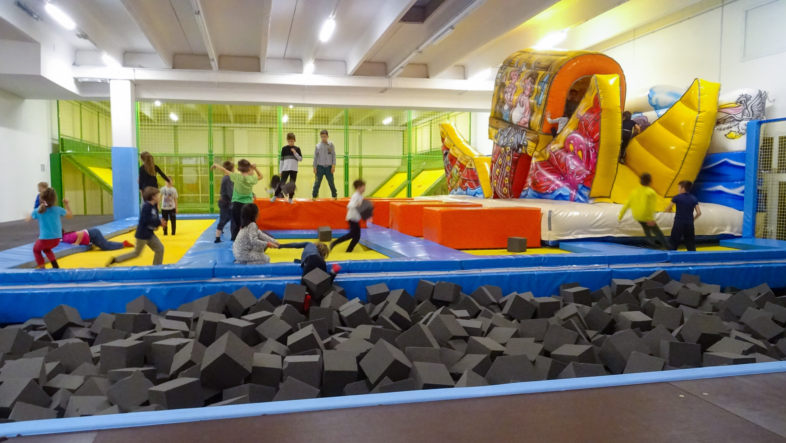 Trampoline park - Space Jump Srl (7 di 16)
