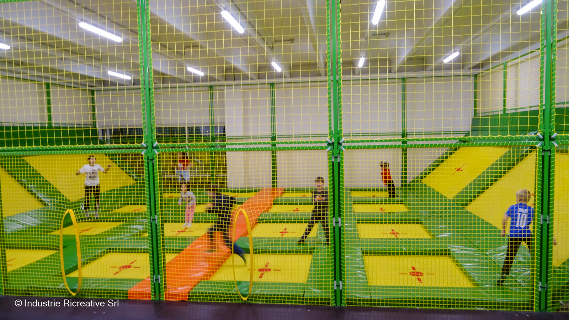 Dodgeball Trampoline park Vicenza Italy (1 di 18) Dodgeball Trampoline park Vicenza Italy (1 di 18)
