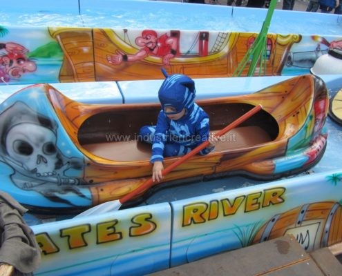 Vendita canoe per flume ride Pirates River - fabrication de equipement pour parcs d'attractions